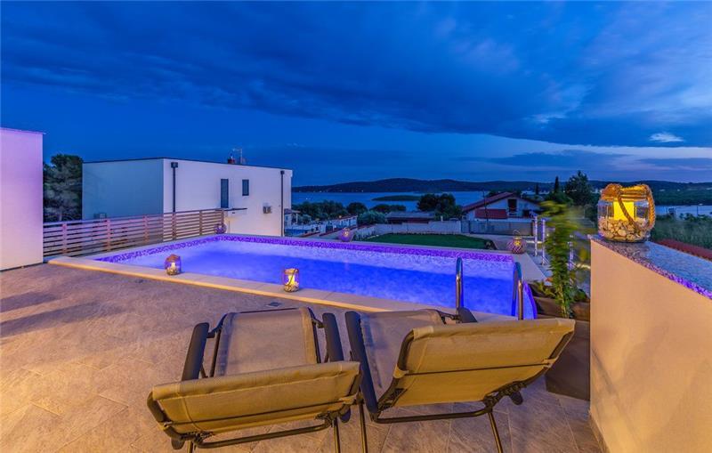 4 Bedroom Villa with Pool & Rooftop Jacuzzi near Medulin, Sleeps 8 