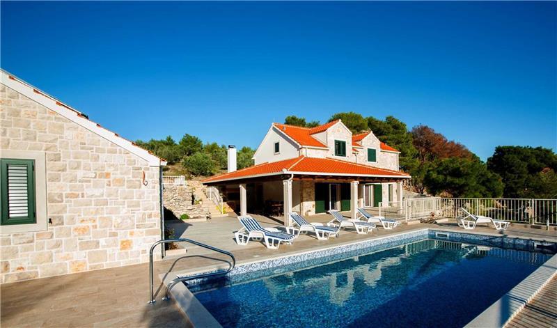 Beachfront villa in Milna, photograph 9
