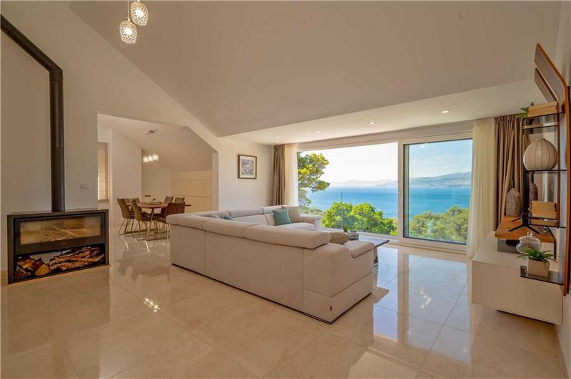Sea-view villa in Pucisca, photograph 12