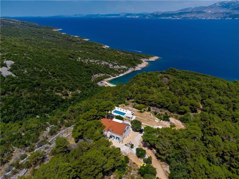 Sea-view villa in Pucisca, photograph 6