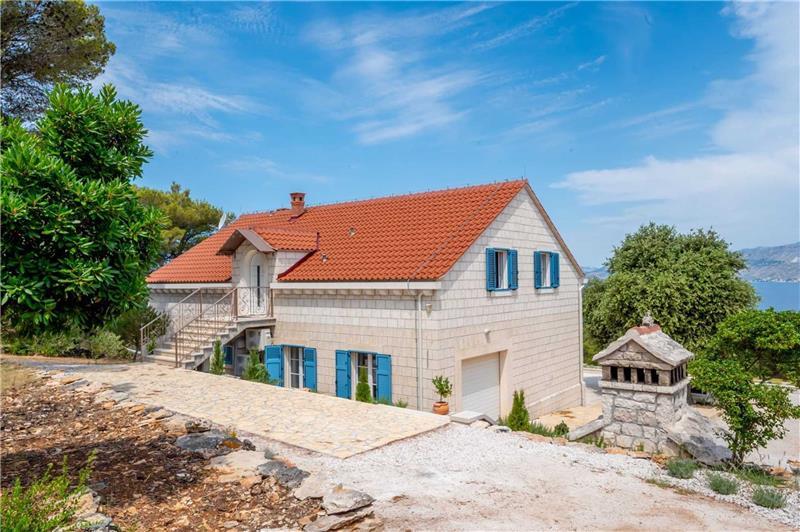 Sea-view villa in Pucisca, photograph 25