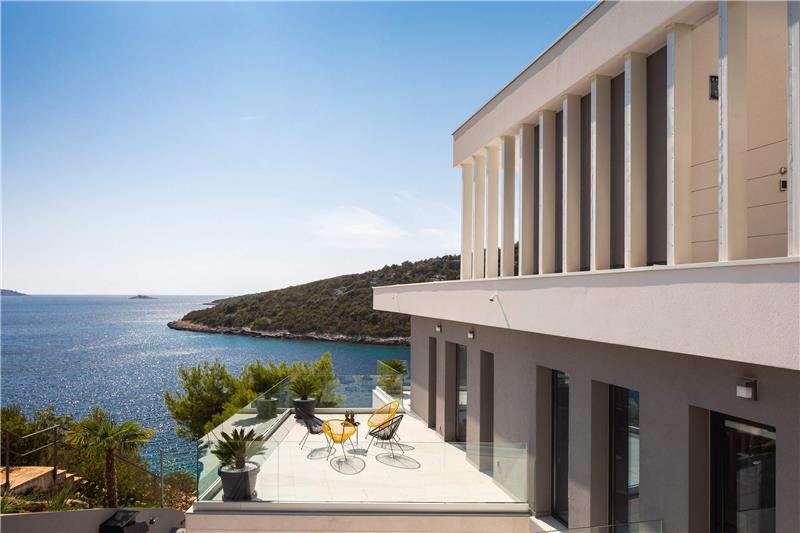 Sea-view villa in Vinisce, photograph 8