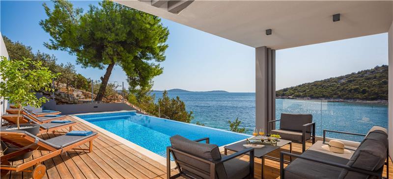 Sea-view villa in Vinisce, photograph 3
