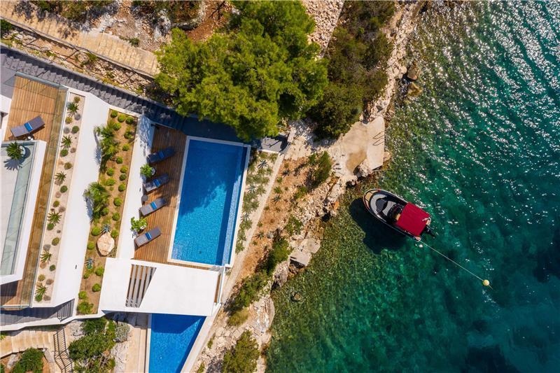 Sea-view villa in Vinisce, photograph 2