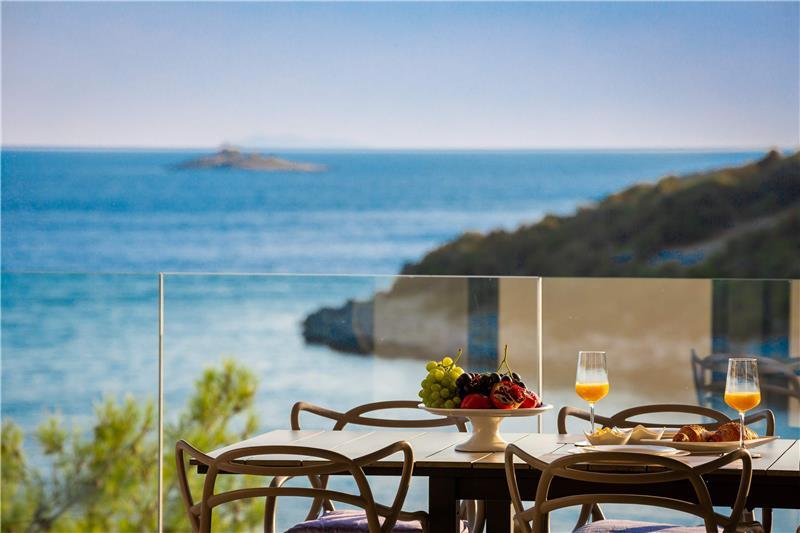 Sea-view villa in Vinisce, photograph 13
