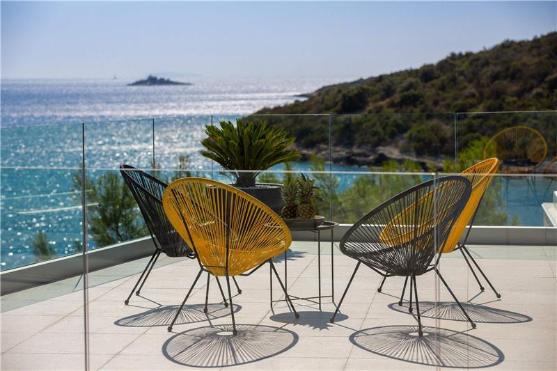 Sea-view villa in Vinisce, photograph 15