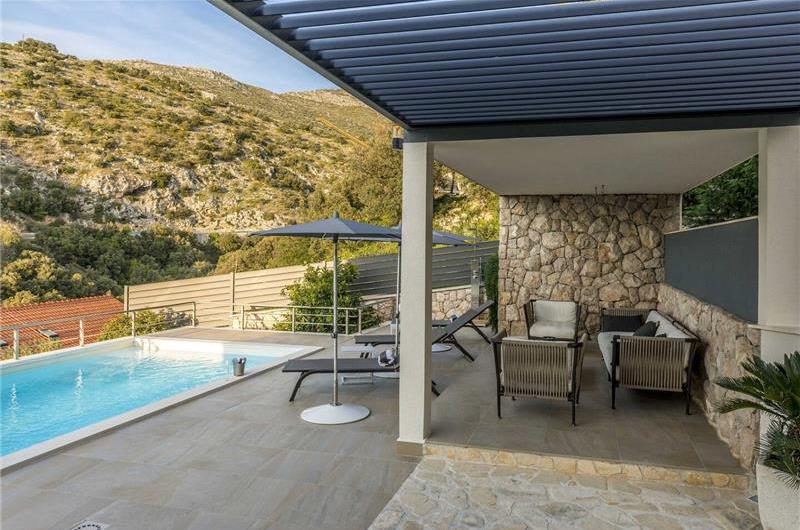 4 bedroom villa with pool and sea views near Dubrovnik sleeps 8