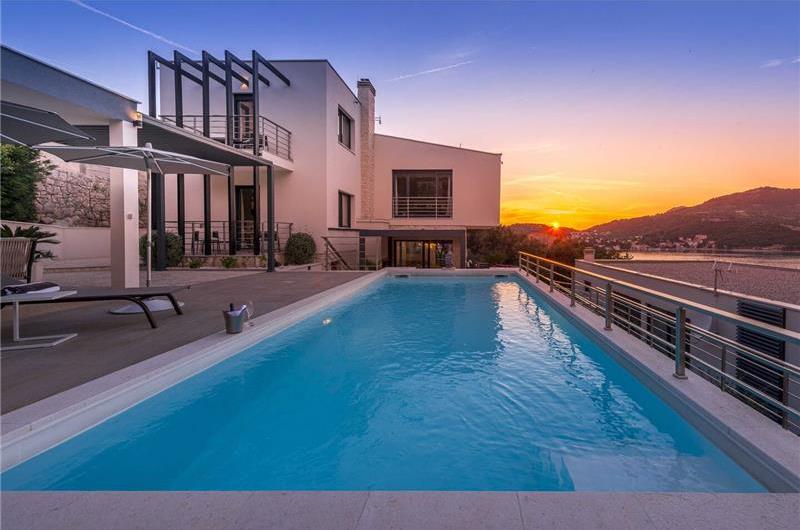 4 bedroom villa with pool and sea views near Dubrovnik sleeps 8