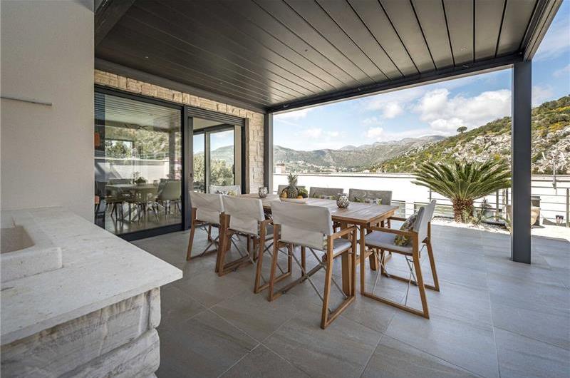 4 bedroom villa with pool and sea views near Dubrovnik sleeps 8
