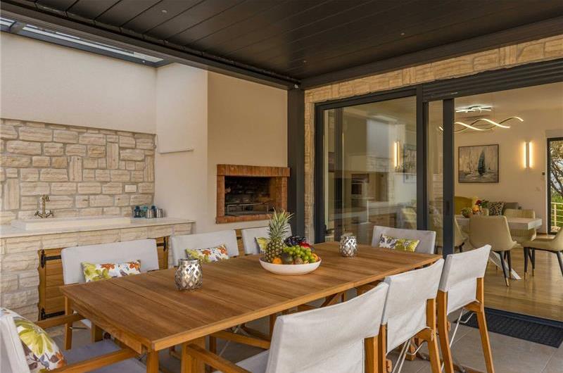 4 bedroom villa with pool and sea views near Dubrovnik sleeps 8