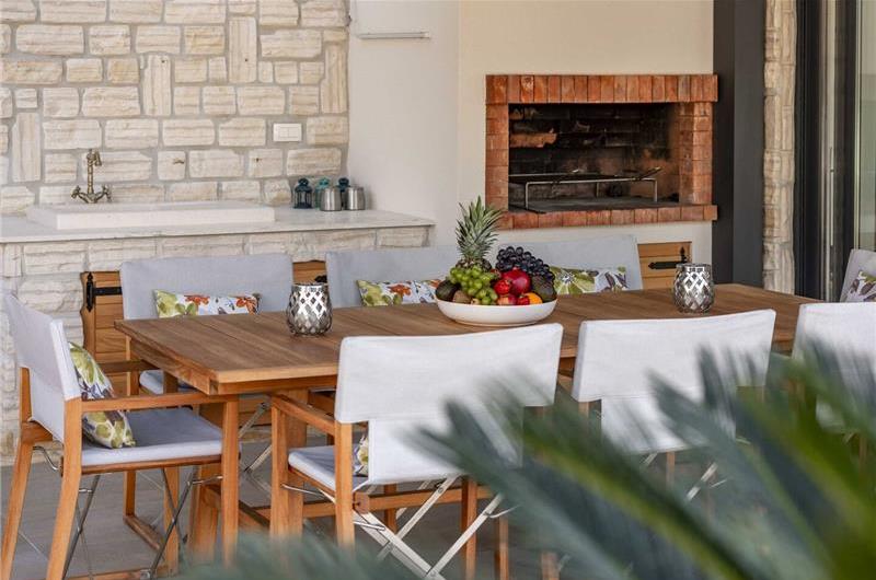 4 bedroom villa with pool and sea views near Dubrovnik sleeps 8