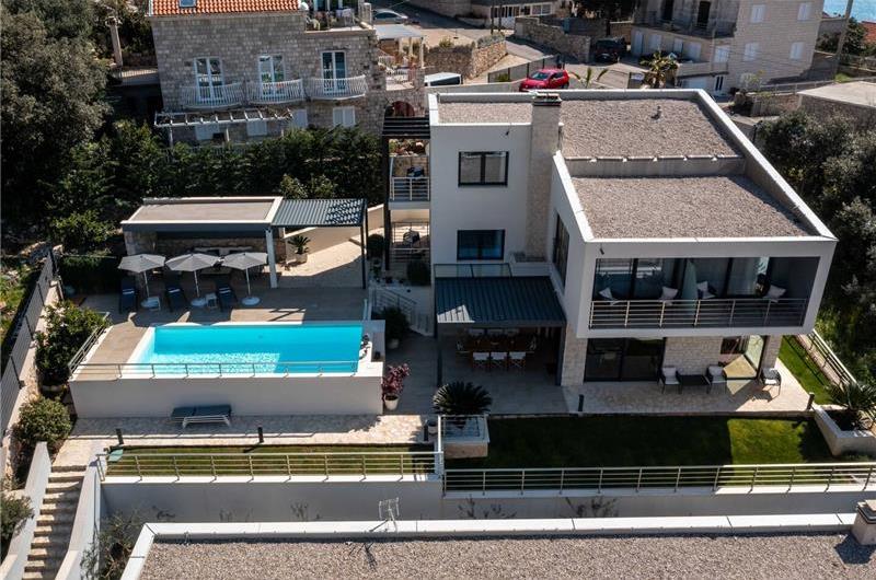 4 bedroom villa with pool and sea views near Dubrovnik sleeps 8