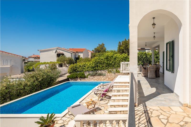 4 Bedroom Villa with Pool near Milna, Brac Island Sleeps 8 