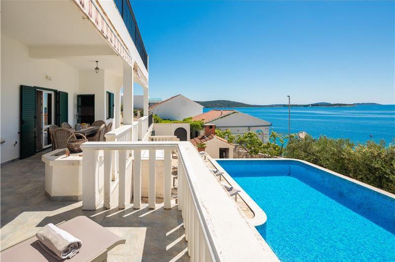 4 Bedroom Villa with Pool near Milna, Brac Island Sleeps 8 