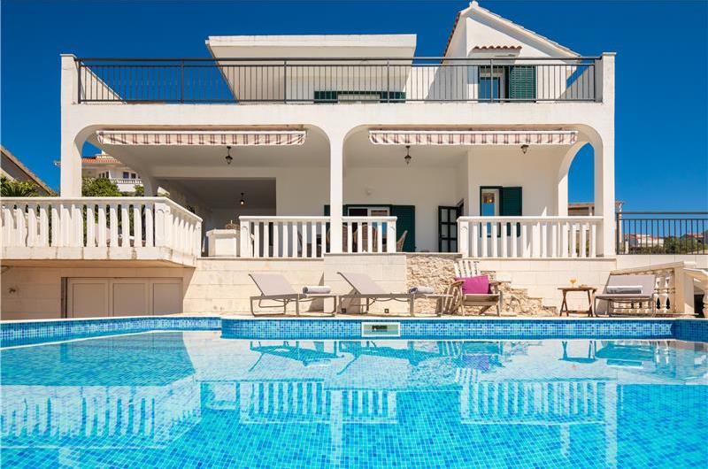 4 Bedroom Villa with Pool near Milna, Brac Island Sleeps 8 