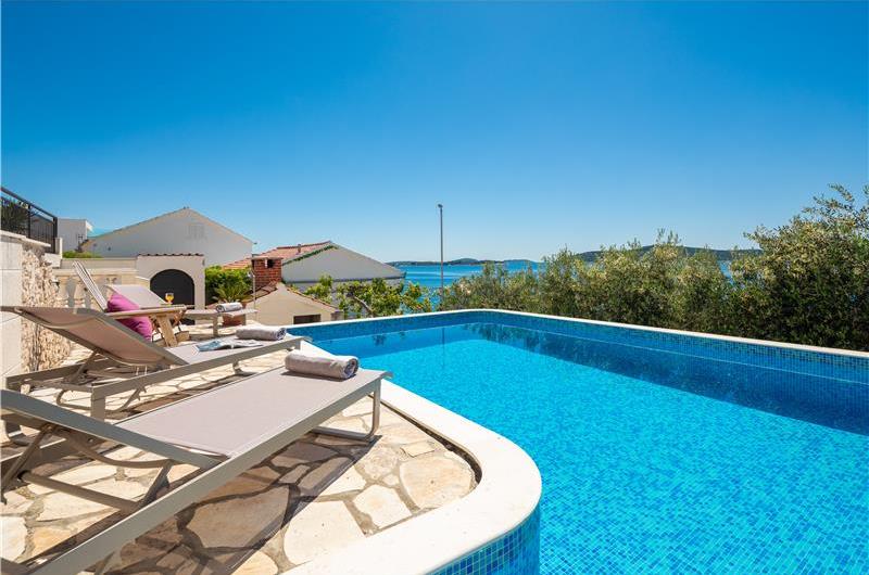4 Bedroom Villa with Pool near Milna, Brac Island Sleeps 8 