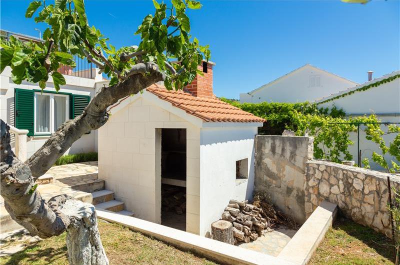 4 Bedroom Villa with Pool near Milna, Brac Island Sleeps 8 