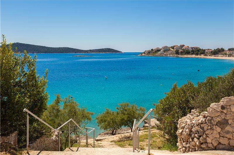 4 Bedroom Villa with Pool near Milna, Brac Island Sleeps 8 