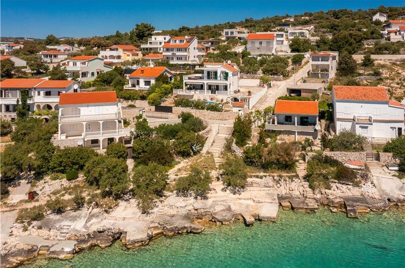 4 Bedroom Villa with Pool near Milna, Brac Island Sleeps 8 