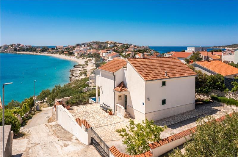 4 Bedroom Villa with Pool near Milna, Brac Island Sleeps 8 