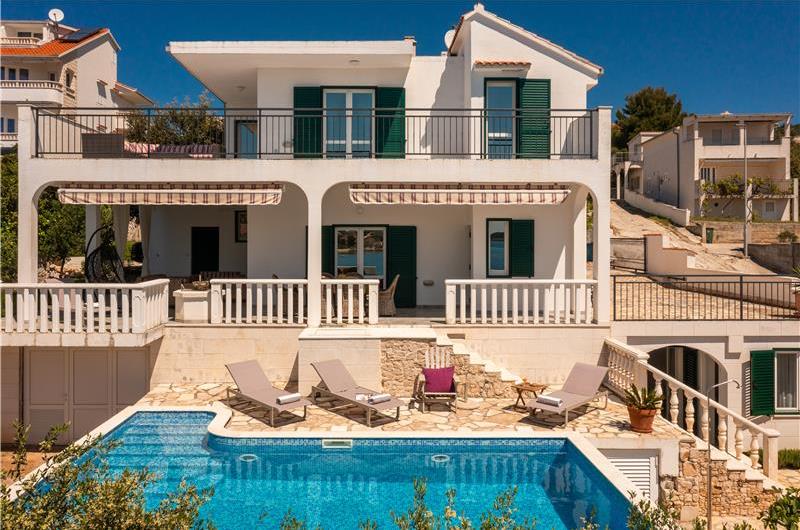 4 Bedroom Villa with Pool near Milna, Brac Island Sleeps 8 