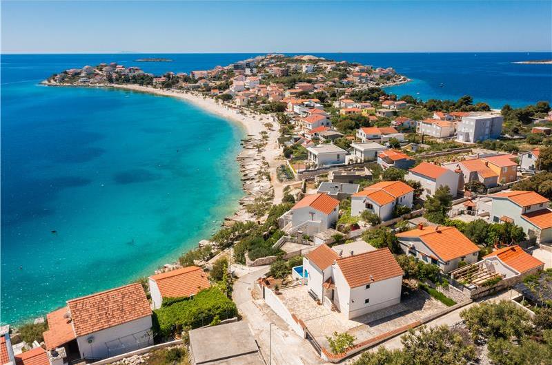 4 Bedroom Villa with Pool near Milna, Brac Island Sleeps 8 