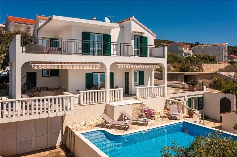 4 Bedroom Villa with Pool near Milna, Brac Island Sleeps 8 