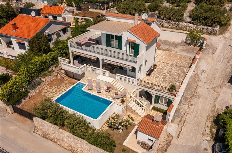 4 Bedroom Villa with Pool near Milna, Brac Island Sleeps 8 