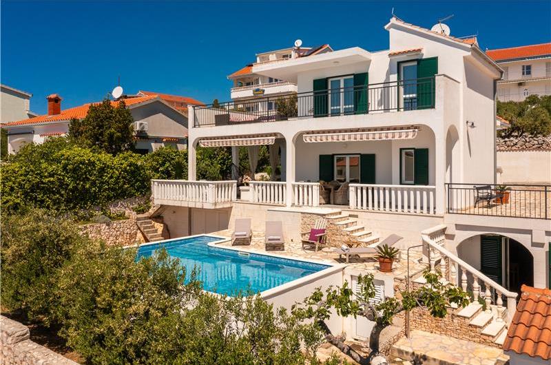 4 Bedroom Villa with Pool near Milna, Brac Island Sleeps 8 