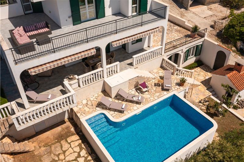 4 Bedroom Villa with Pool near Milna, Brac Island Sleeps 8 