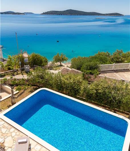 4 Bedroom Villa with Pool near Milna, Brac Island Sleeps 8 