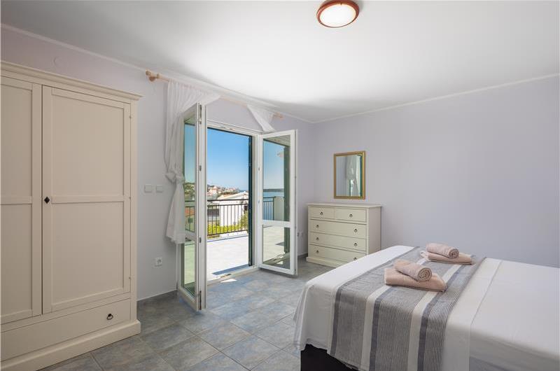 4 Bedroom Villa with Pool near Milna, Brac Island Sleeps 8 