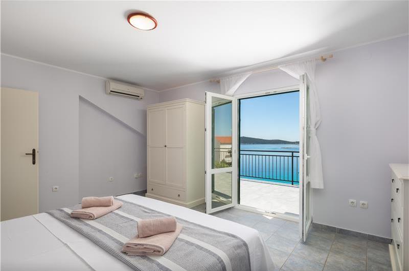4 Bedroom Villa with Pool near Milna, Brac Island Sleeps 8 