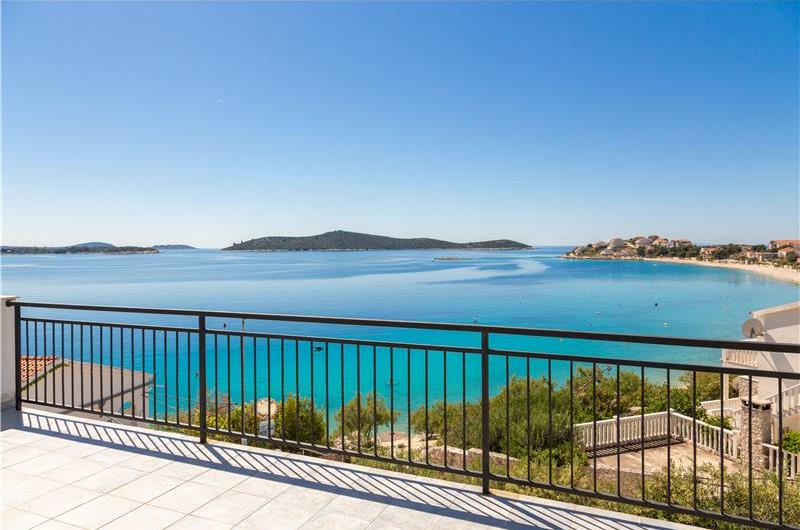 4 Bedroom Villa with Pool near Milna, Brac Island Sleeps 8 