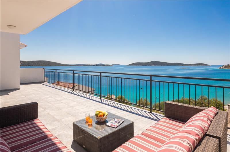 4 Bedroom Villa with Pool near Milna, Brac Island Sleeps 8 