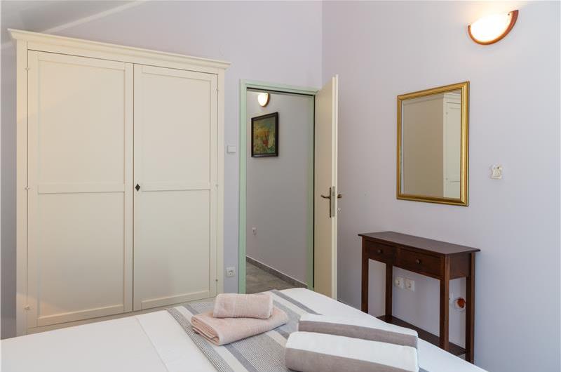 4 Bedroom Villa with Pool near Milna, Brac Island Sleeps 8 