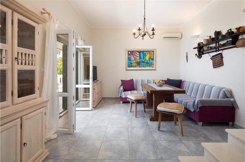 4 Bedroom Villa with Pool near Milna, Brac Island Sleeps 8 