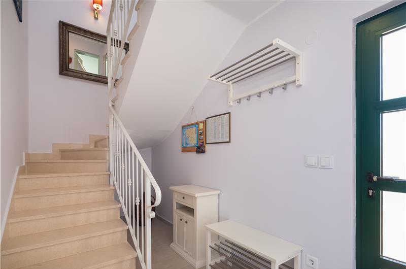 4 Bedroom Villa with Pool near Milna, Brac Island Sleeps 8 