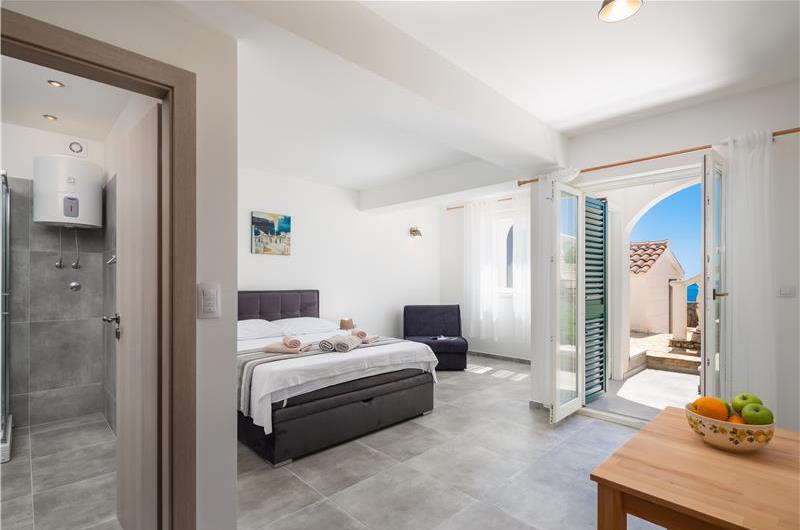 4 Bedroom Villa with Pool near Milna, Brac Island Sleeps 8 
