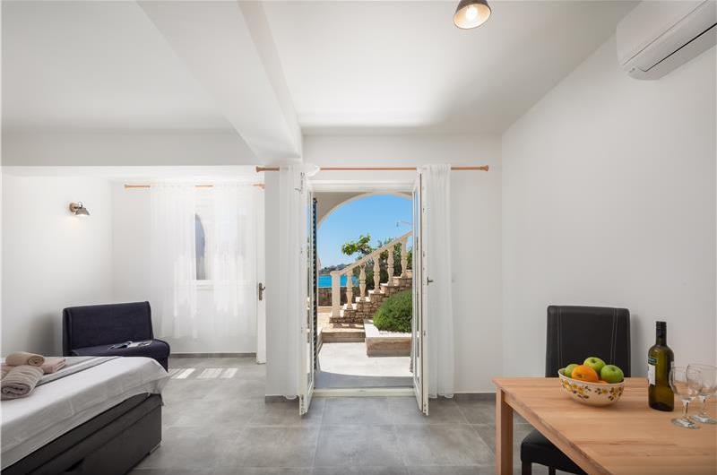 4 Bedroom Villa with Pool near Milna, Brac Island Sleeps 8 