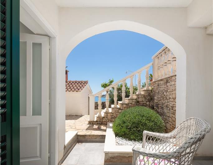 4 Bedroom Villa with Pool near Milna, Brac Island Sleeps 8 