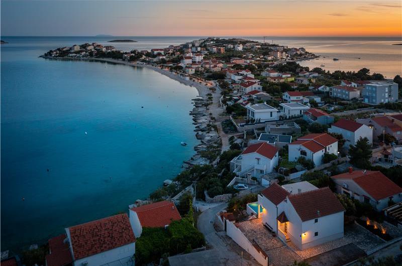 4 Bedroom Villa with Pool near Milna, Brac Island Sleeps 8 