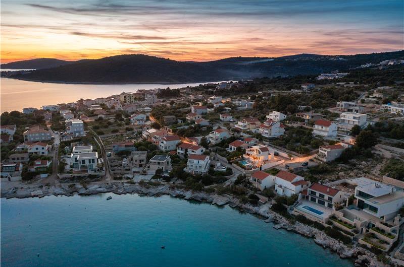 4 Bedroom Villa with Pool near Milna, Brac Island Sleeps 8 