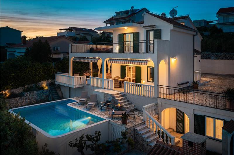 4 Bedroom Villa with Pool near Milna, Brac Island Sleeps 8 