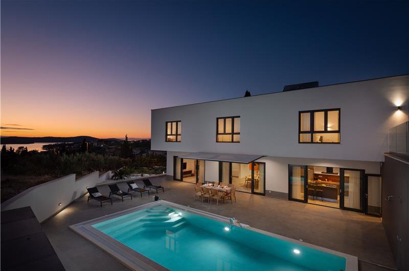 4 Bedroom Villa with Pool near Milna, Brac Island Sleeps 8 