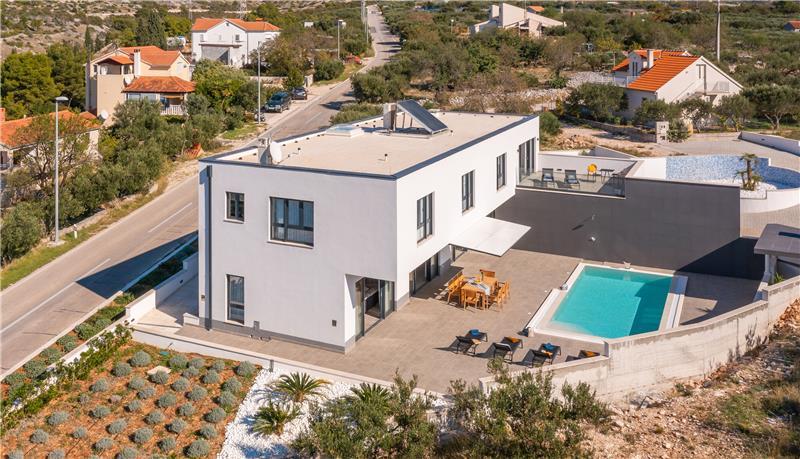 4 Bedroom Villa with Pool near Milna, Brac Island Sleeps 8 