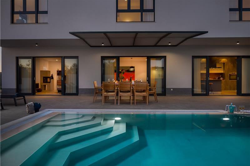 4 Bedroom Villa with Pool near Milna, Brac Island Sleeps 8 