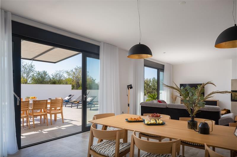 4 Bedroom Villa with Pool near Milna, Brac Island Sleeps 8 