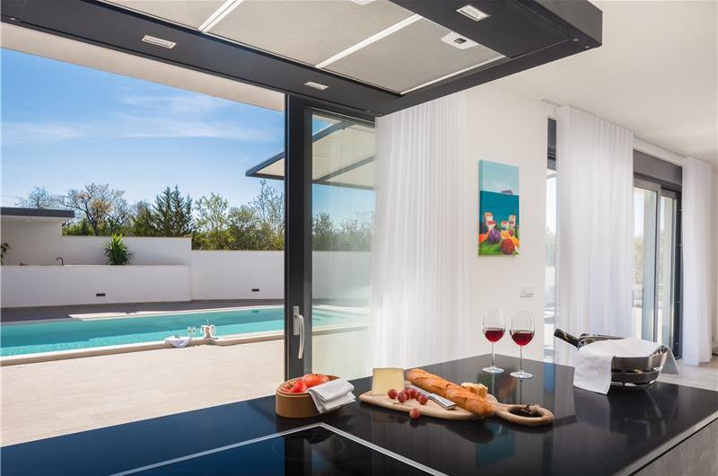 4 Bedroom Villa with Pool near Milna, Brac Island Sleeps 8 