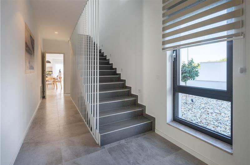 4 Bedroom Villa with Pool near Milna, Brac Island Sleeps 8 